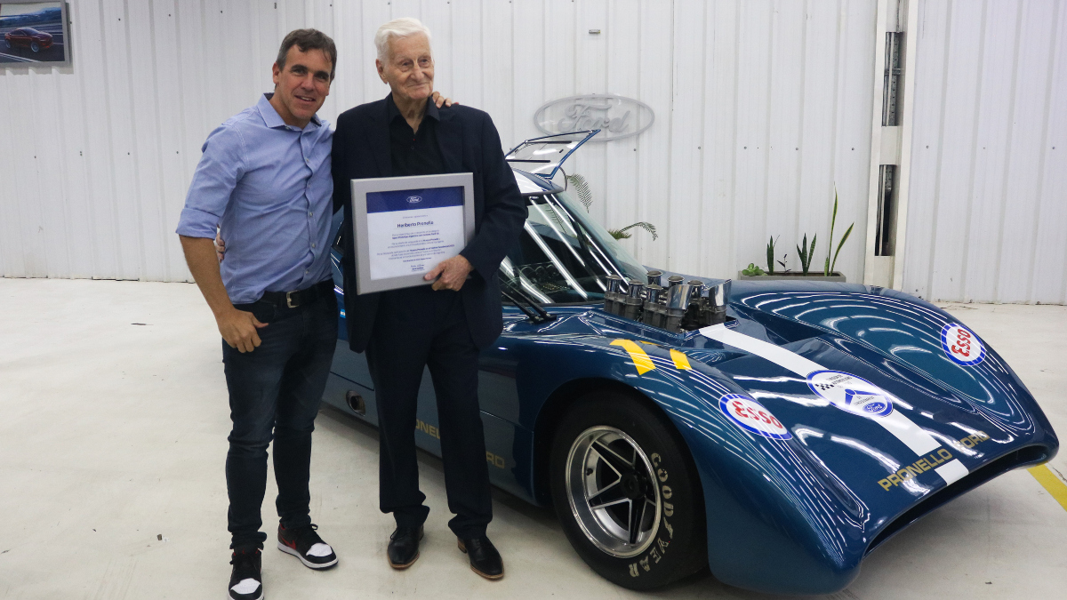 Huayra Pronello Ford homenaje