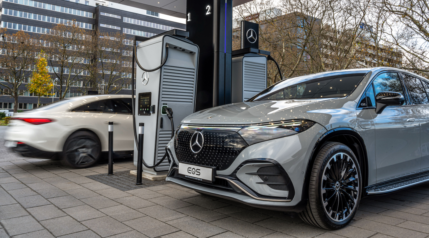 Mercedes-Benz inaugura una estación de carga para camiones