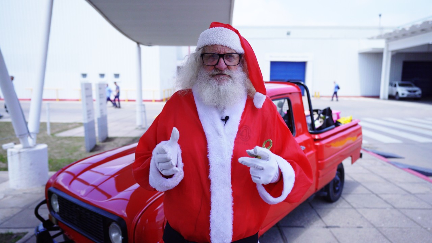 Listo para repartir regalos Renault le hizo el mantenimiento al “Reno