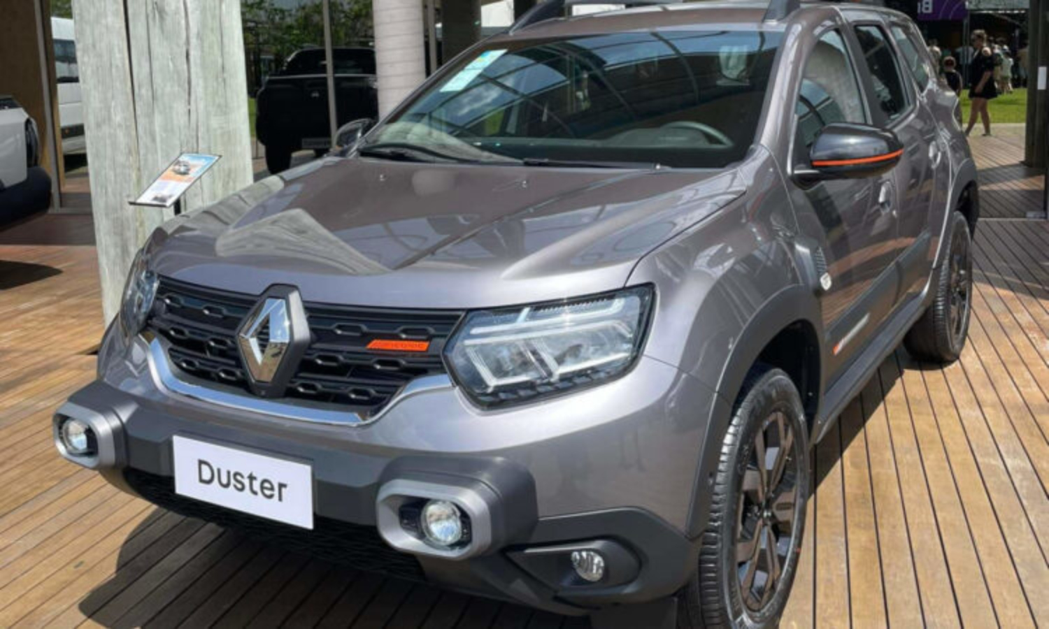 Renault Duster facelift fotos espía