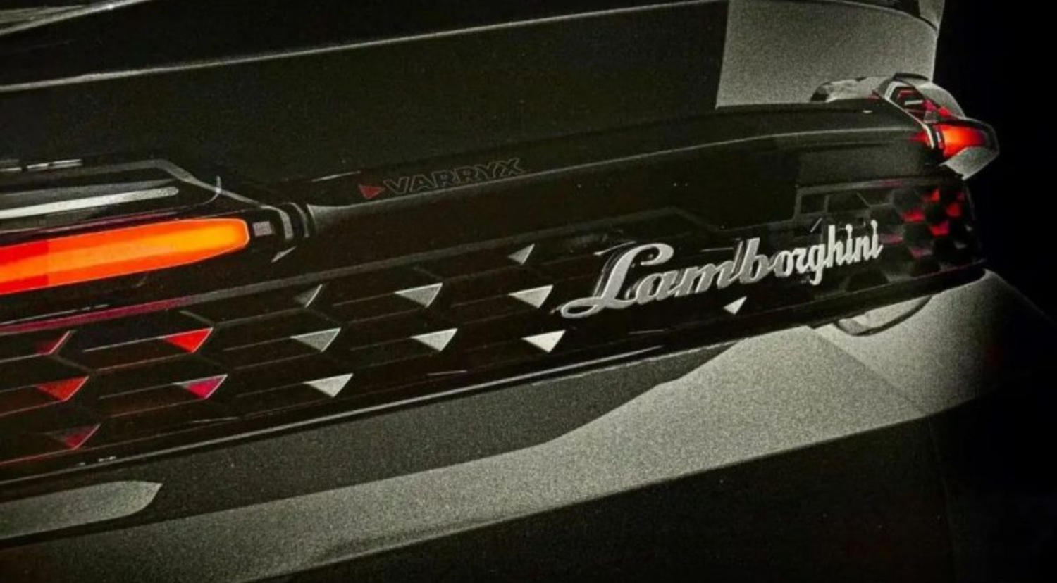 Lamborghini Urus PHEV teaser