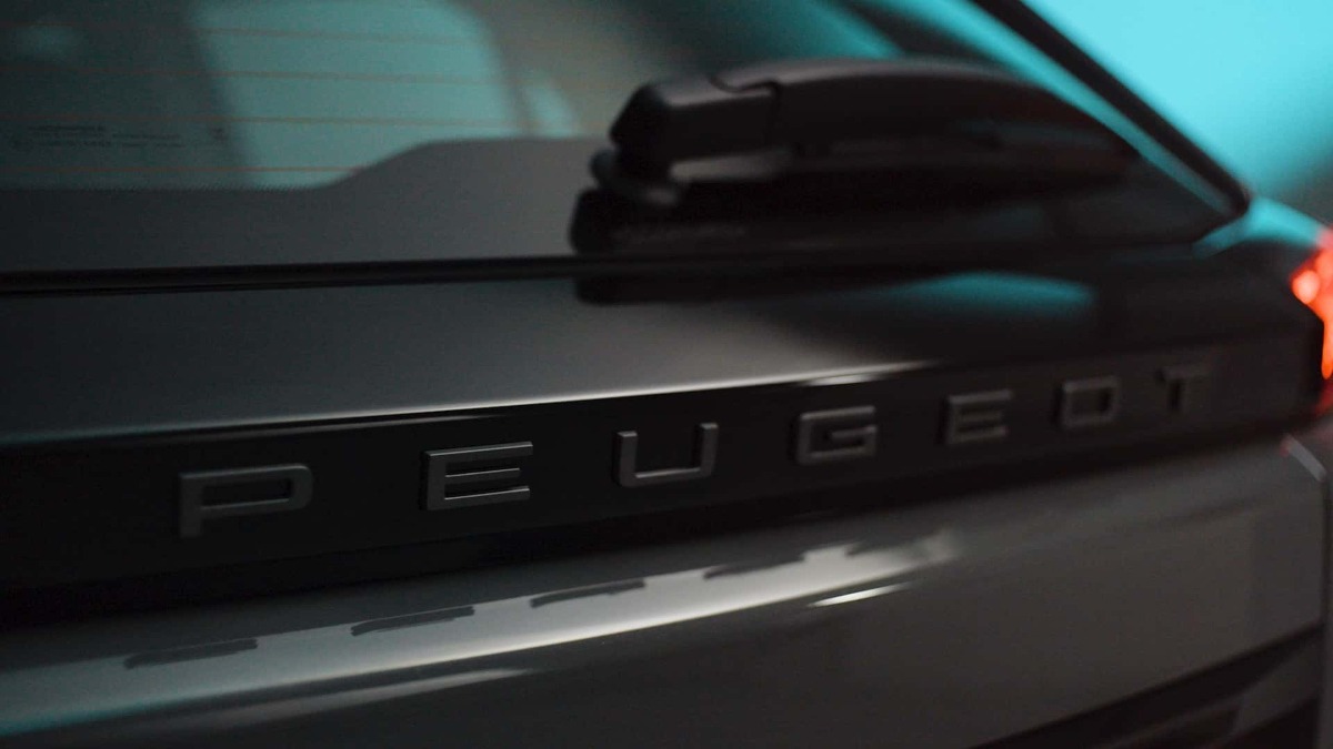 Peugeot 2008 AR teaser
