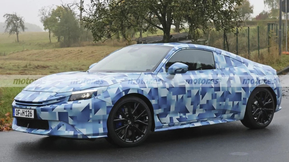 Honda Prelude camuflada