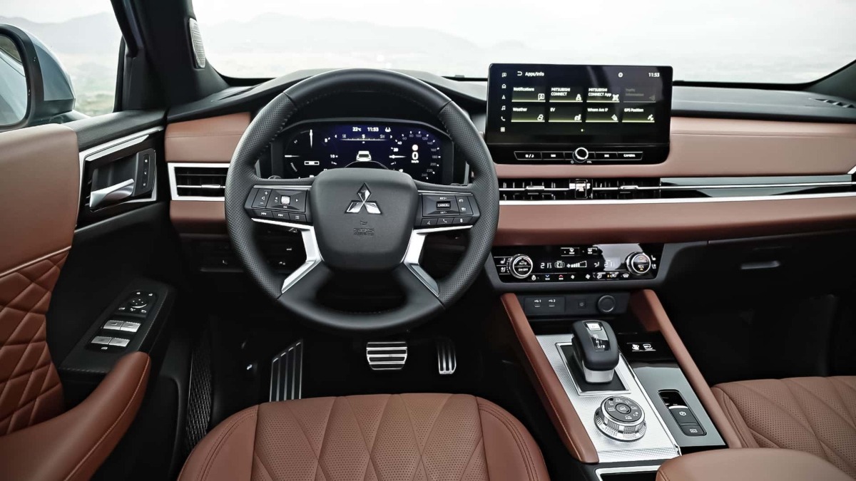 Mitsubishi Outlander PHEV 2025
