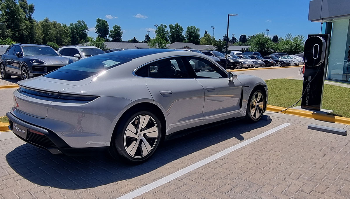 cargador porsche