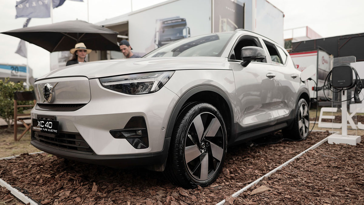 volvo autos