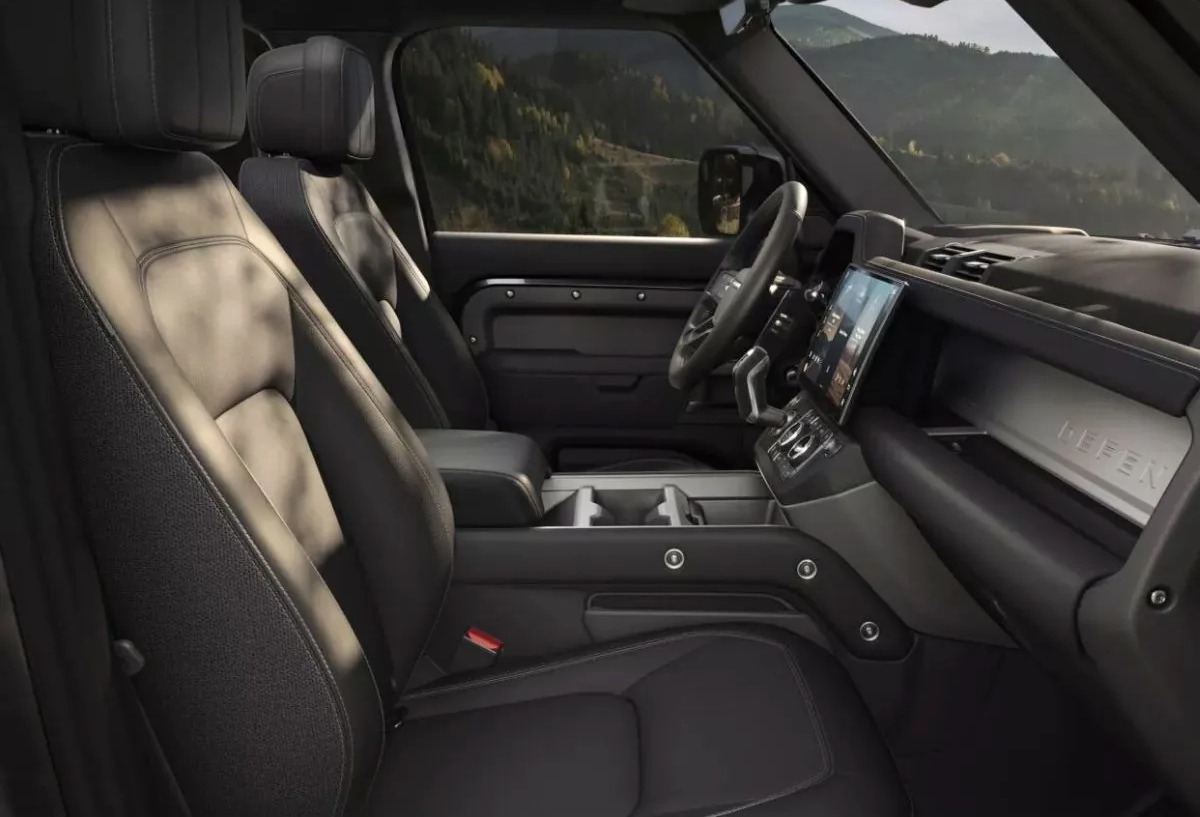 Land Rover Defender 2026