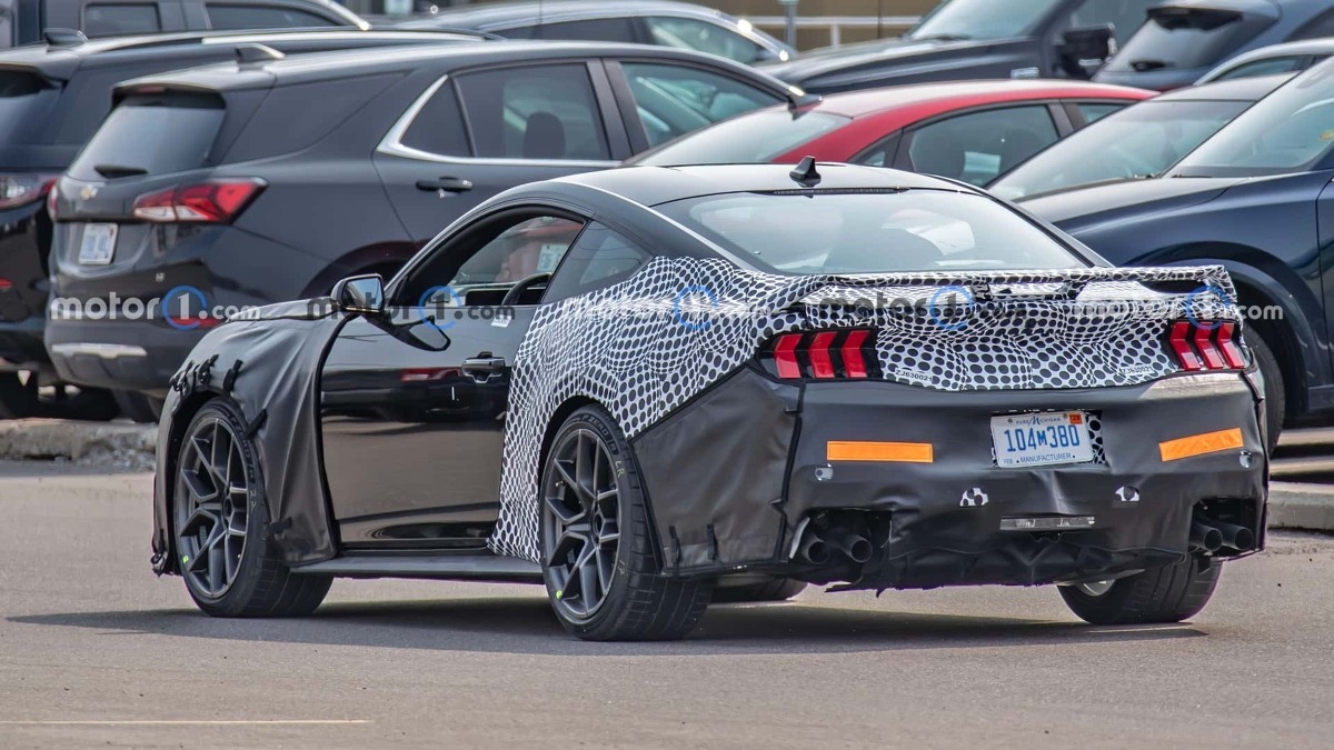 Shelby GT500 camuflado