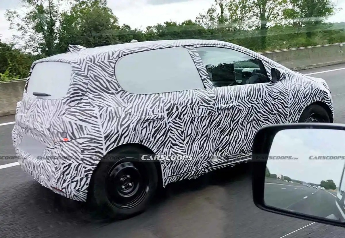 Renault Twingo E-Tech camuflado