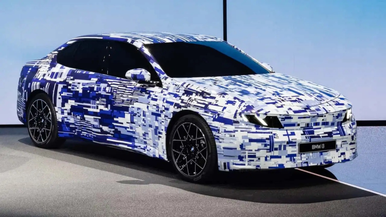 BMW i3 camuflado