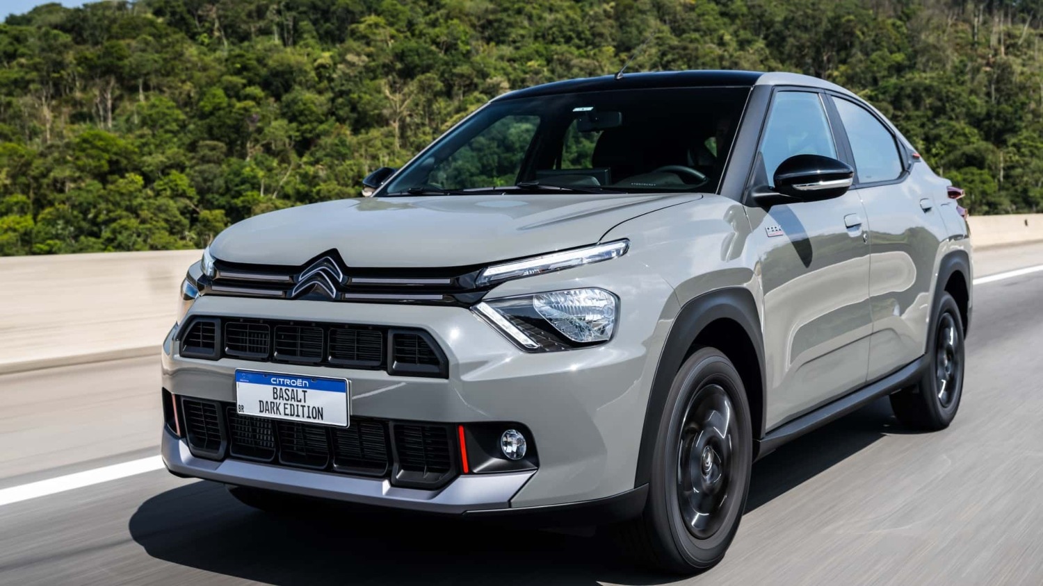 Citroën Basalt Dark Edition