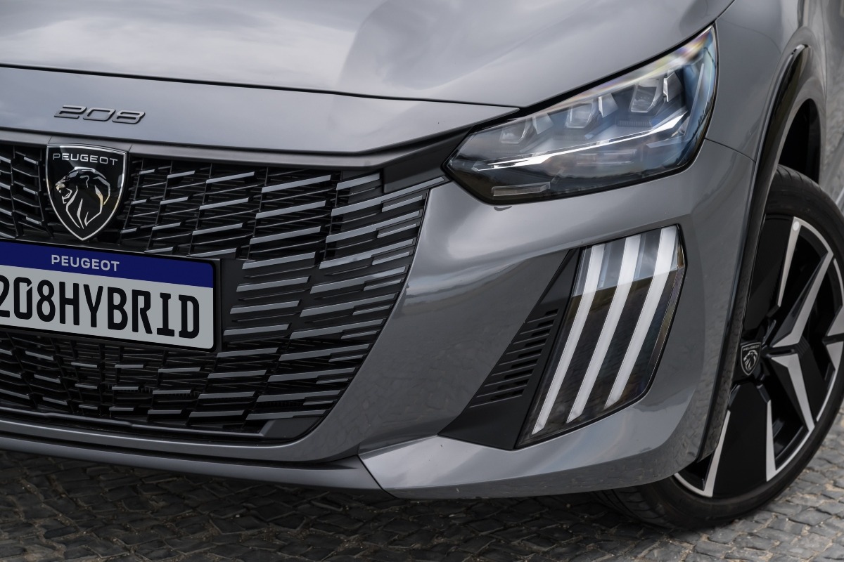 Peugeot 208 BioHybrid producción