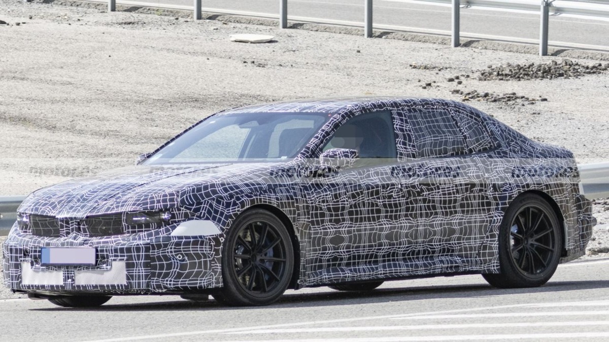 BMW M3 eléctrico camuflado