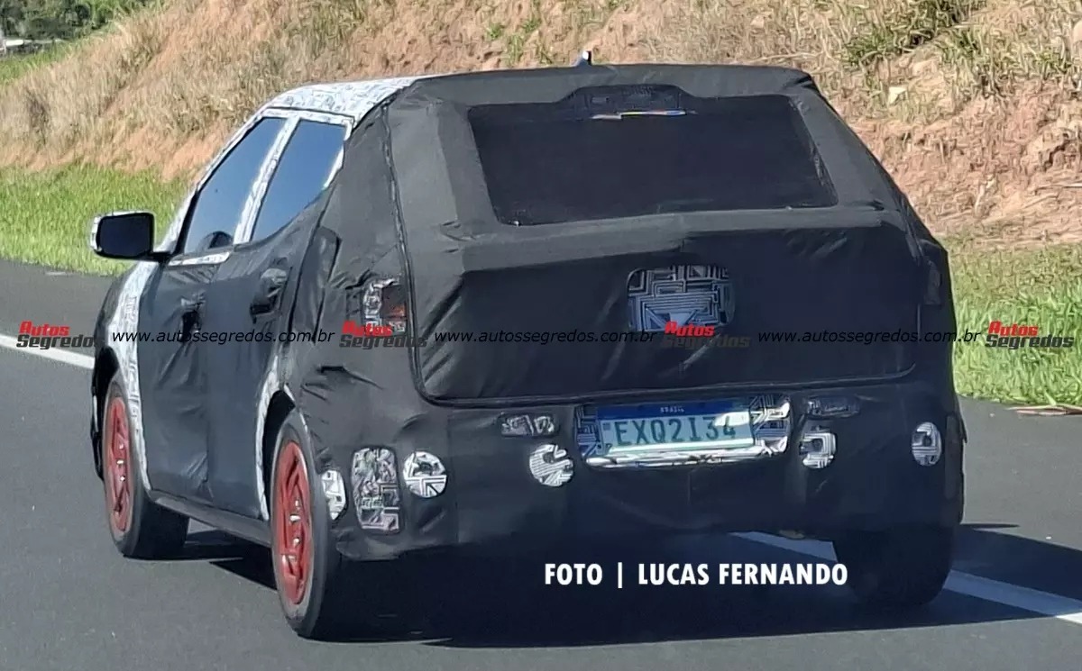 Hyundai HB20 camuflado
