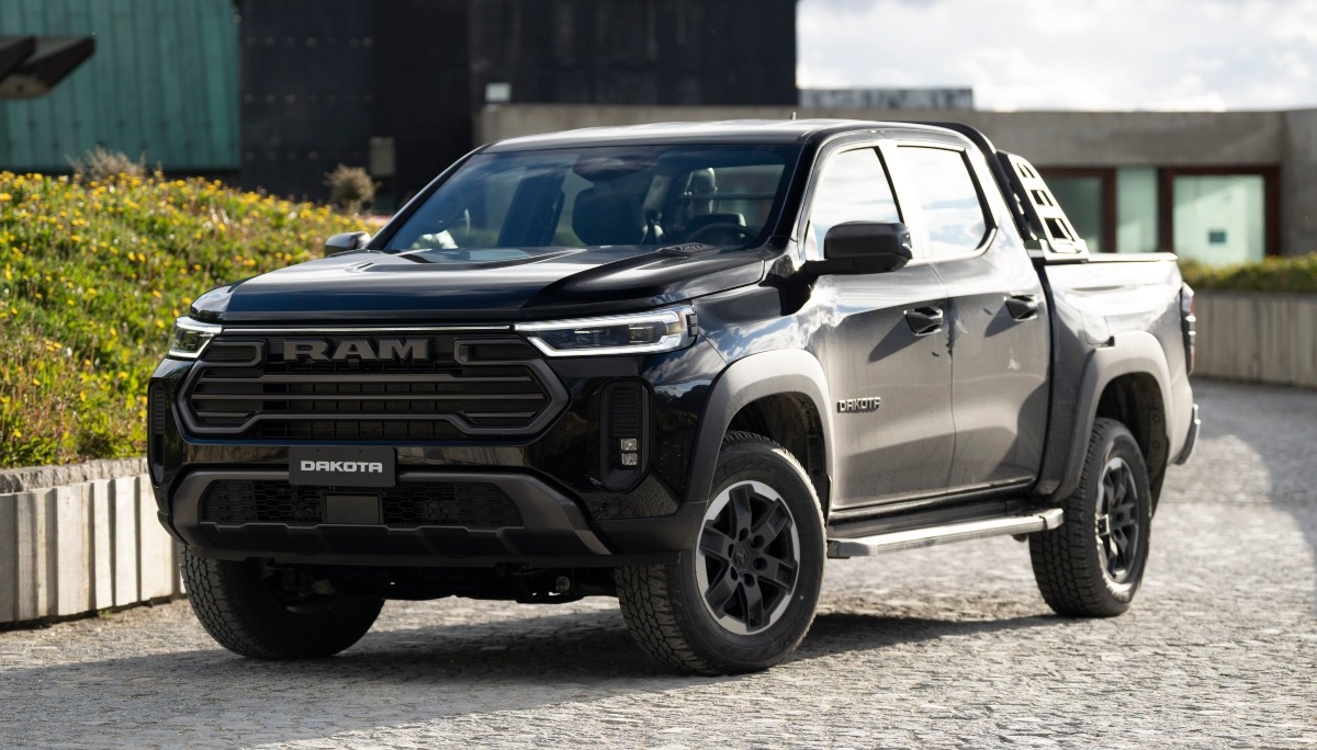 RAM Dakota