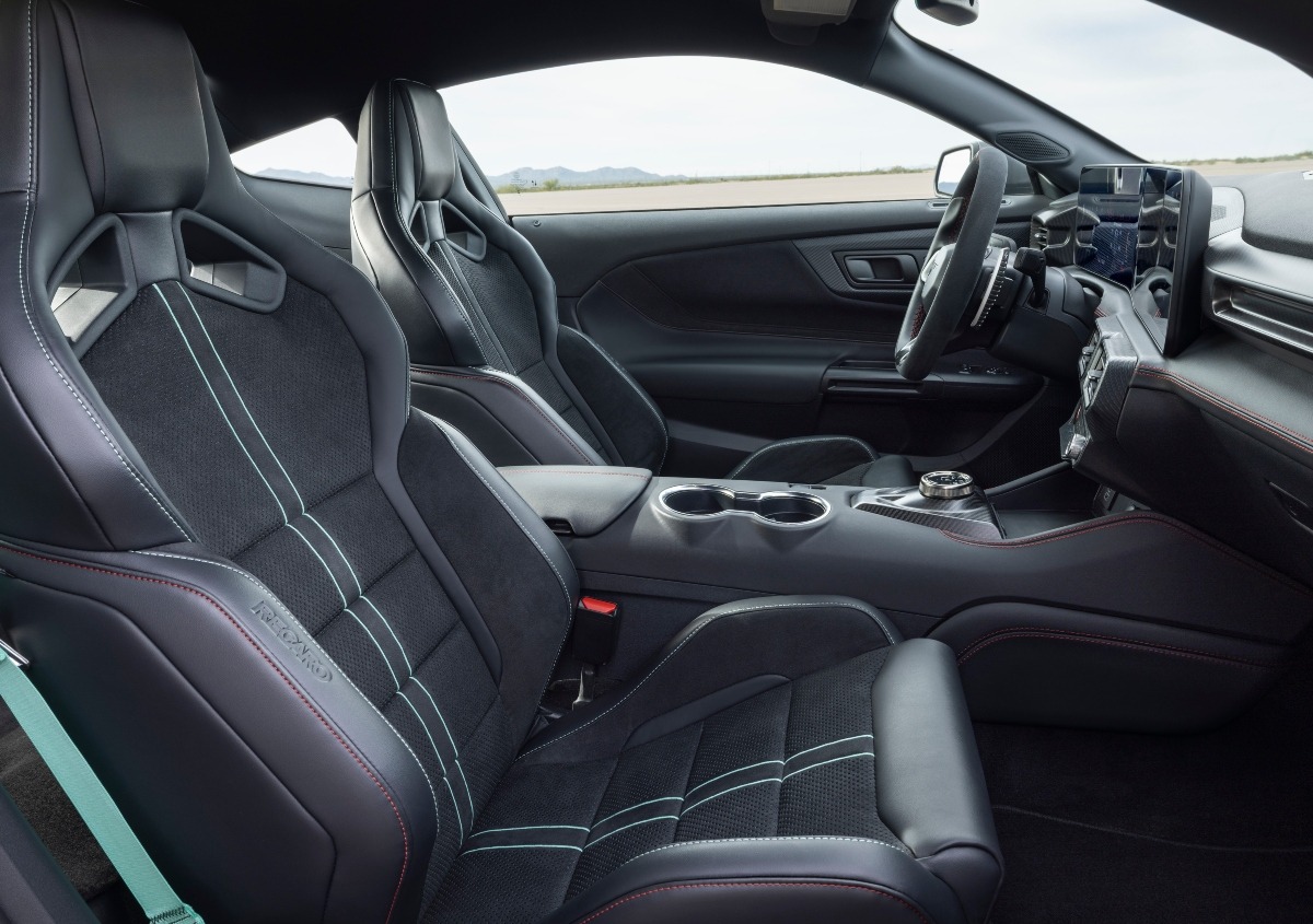 Ford Mustang Dark Horse SC