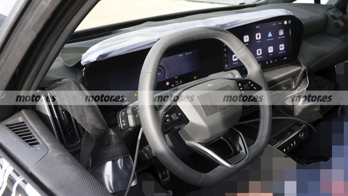 Audi Q2 e-tron fotos espía