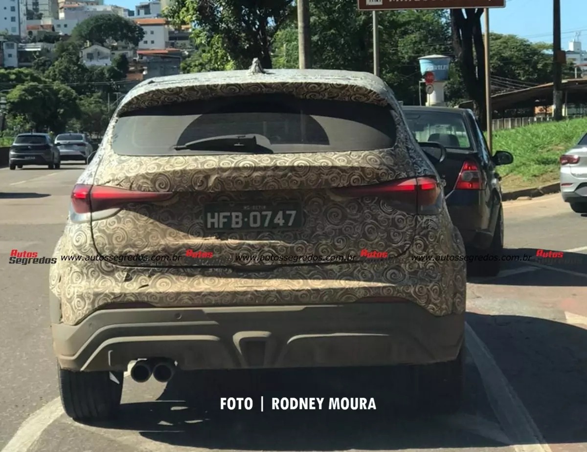 Fiat Pulse Abarth mild-hybrid 48V camuflado BR