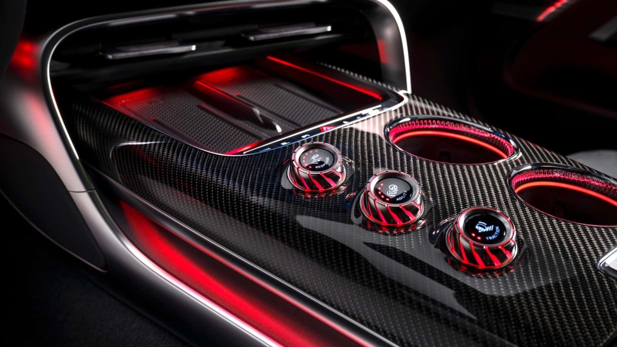 Mercedes-AMG GT 4 Coupé interior