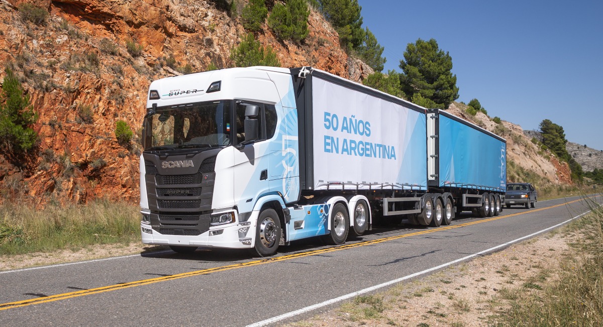 Scania 550S 50 Años ARG