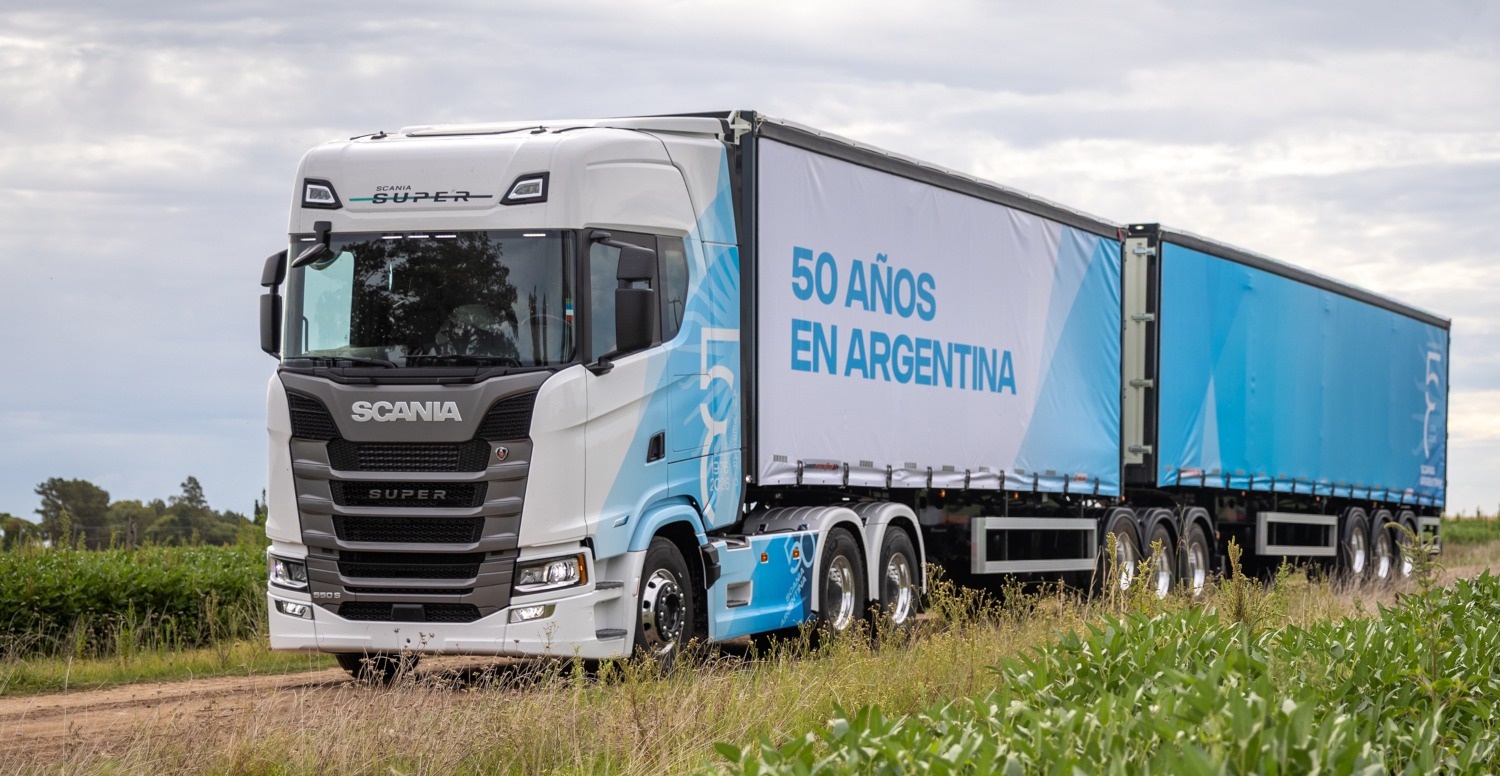 Scania 550S 50 Años ARG