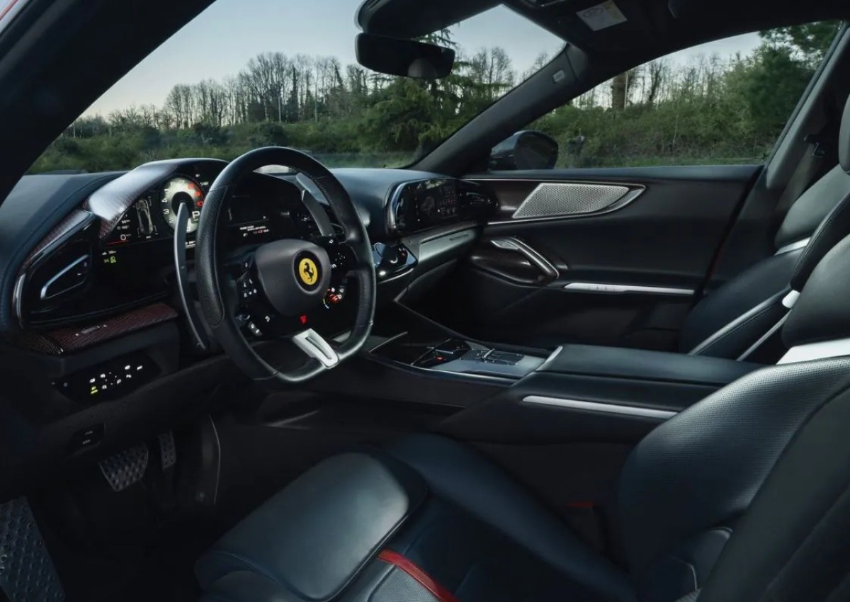 Ferrari Purosangue Handling Speciale