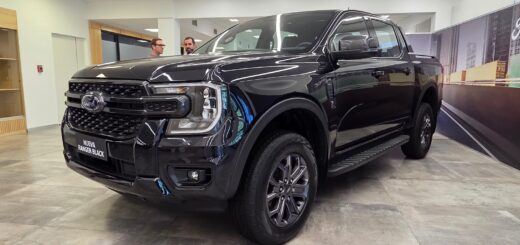 Ford Ranger Black 4x2 AT