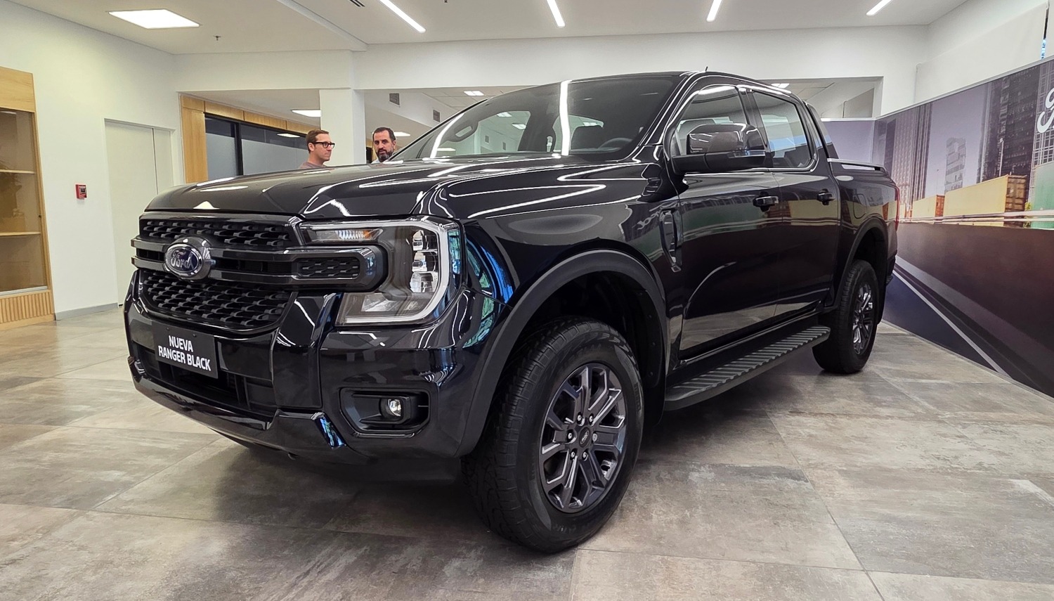 Ford Ranger Black 4x2 AT