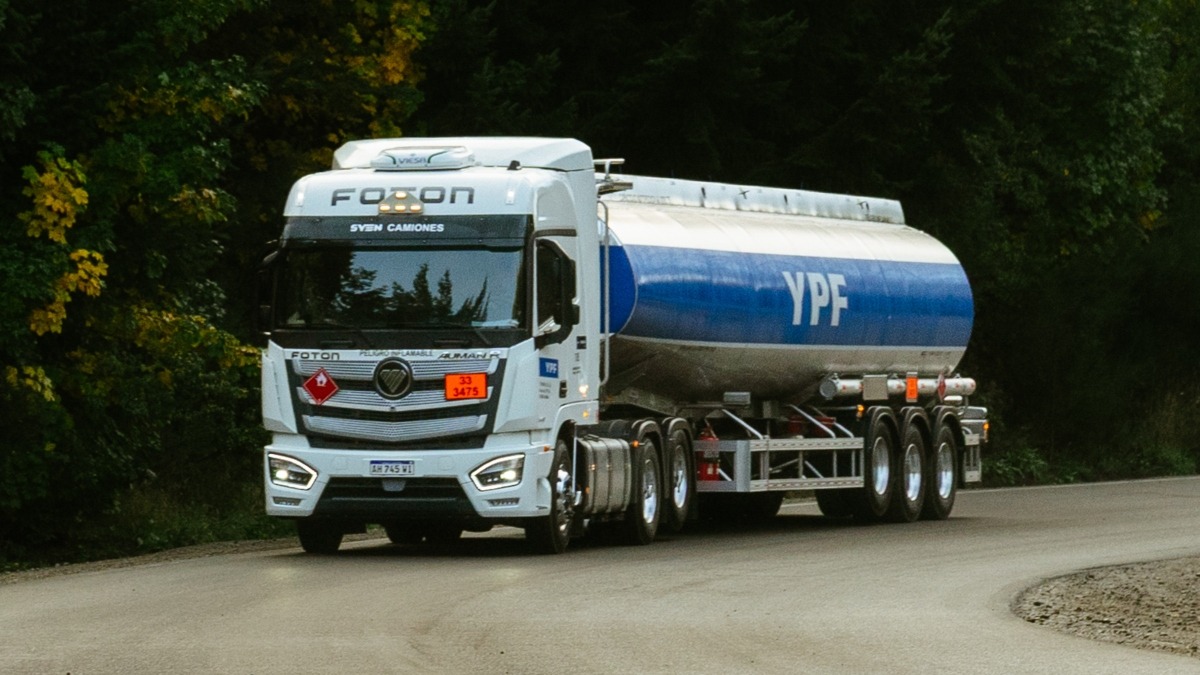 Foton Auman R YPF - Cargas peligrosas