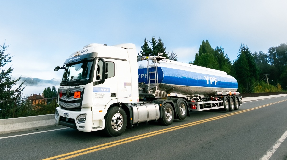 Foton Auman R YPF - Cargas peligrosas