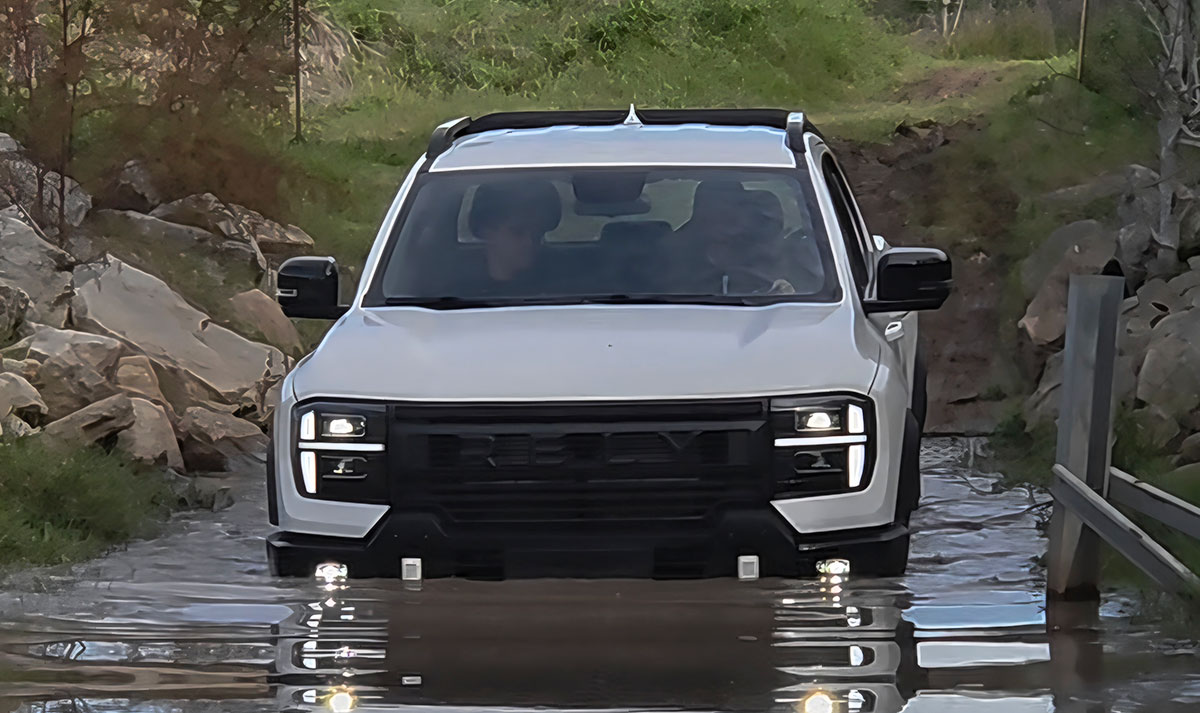 rekay r8
