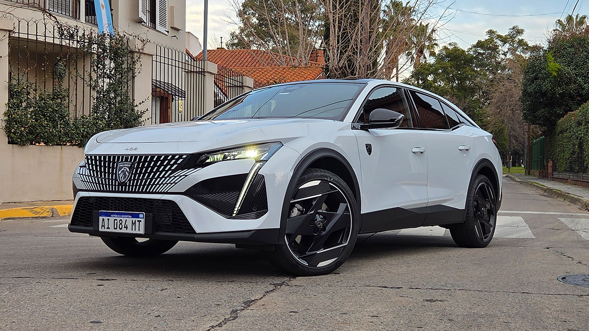 Peugeot 408