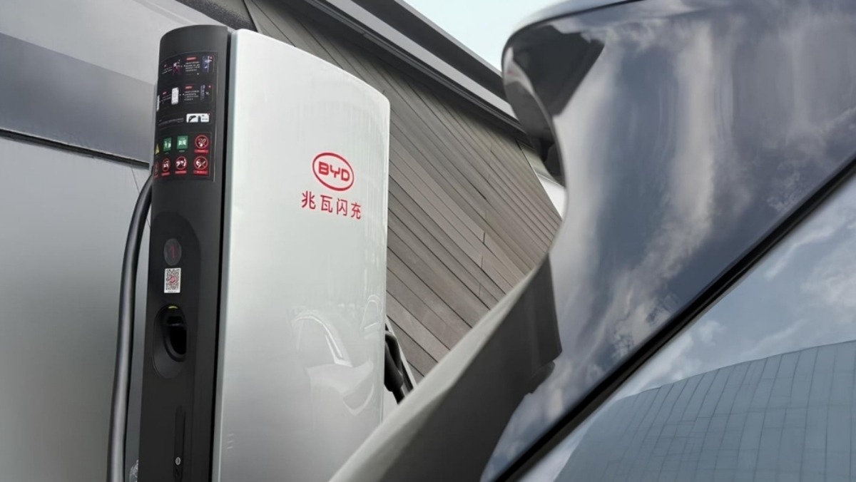flash charging byd