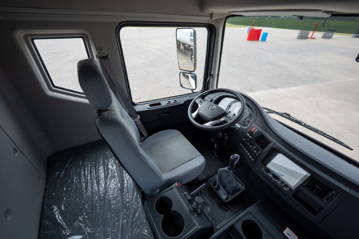Dongfeng Captain D 1830 Tractor