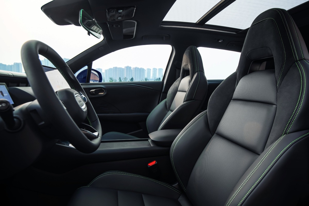 Lynk & Co 06