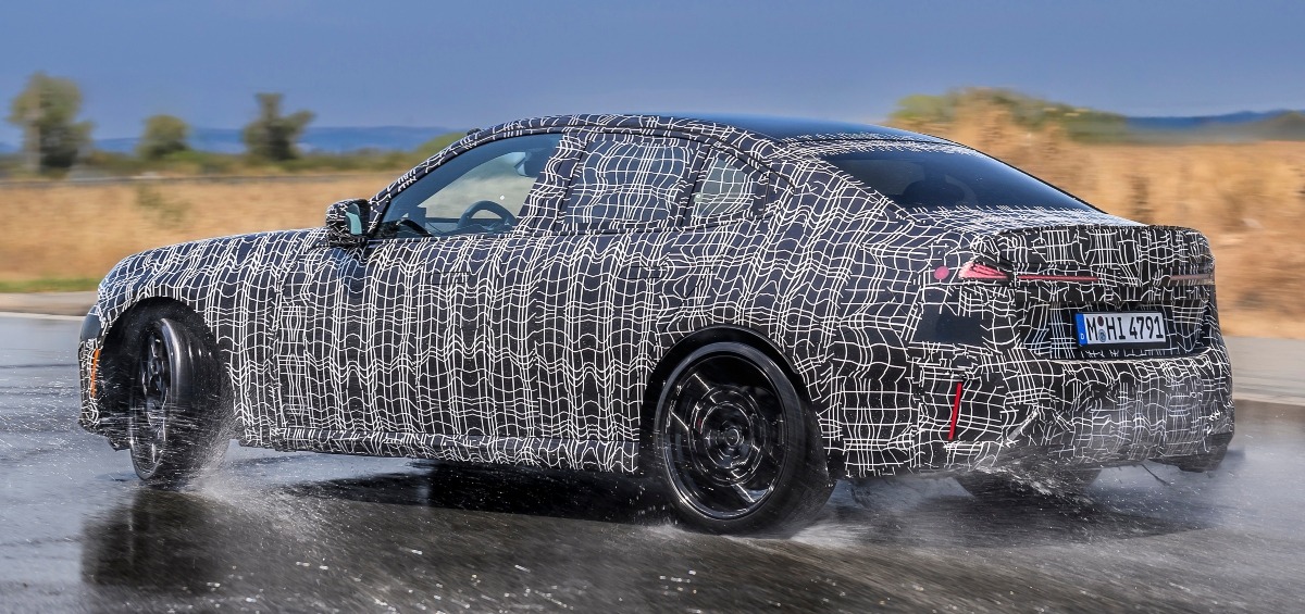 BMW Serie 3 M350 camuflado
