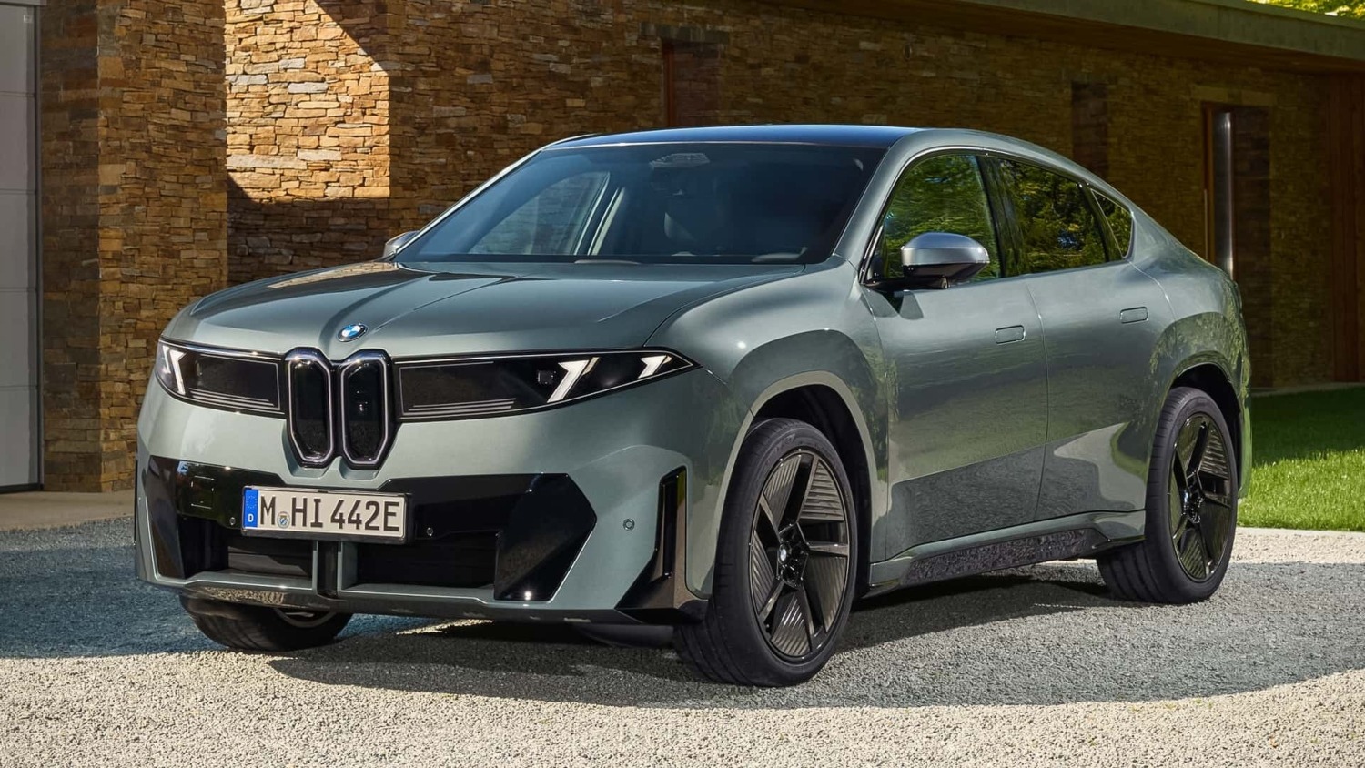 BMW iX4