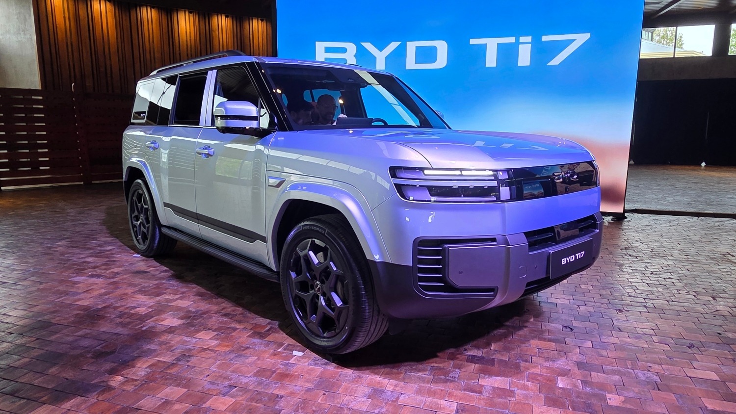BYD Ti7
