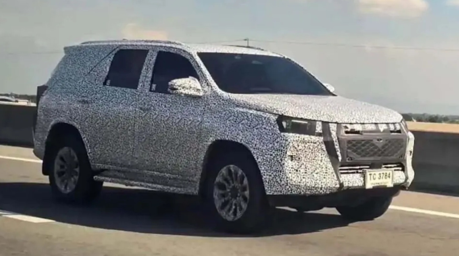 Toyota SW4 2027 camuflada